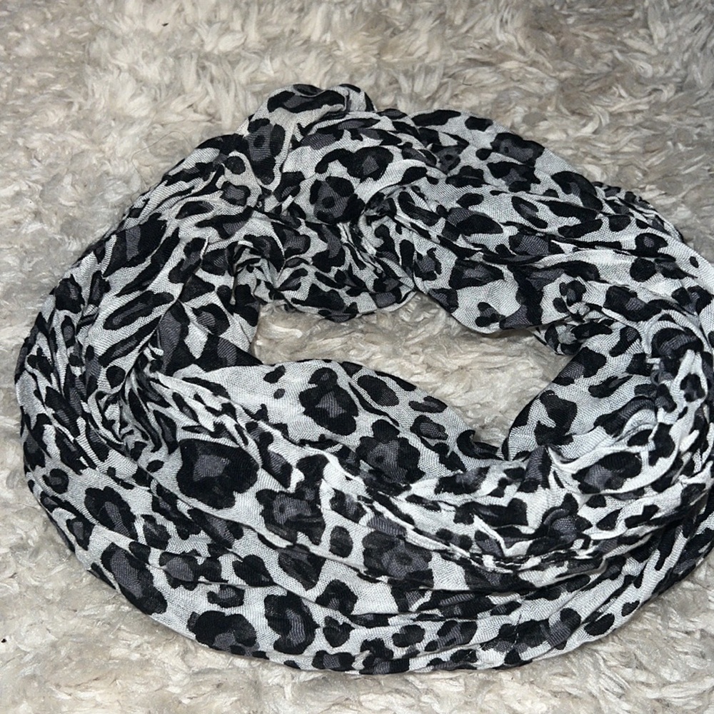 Leopard scarf